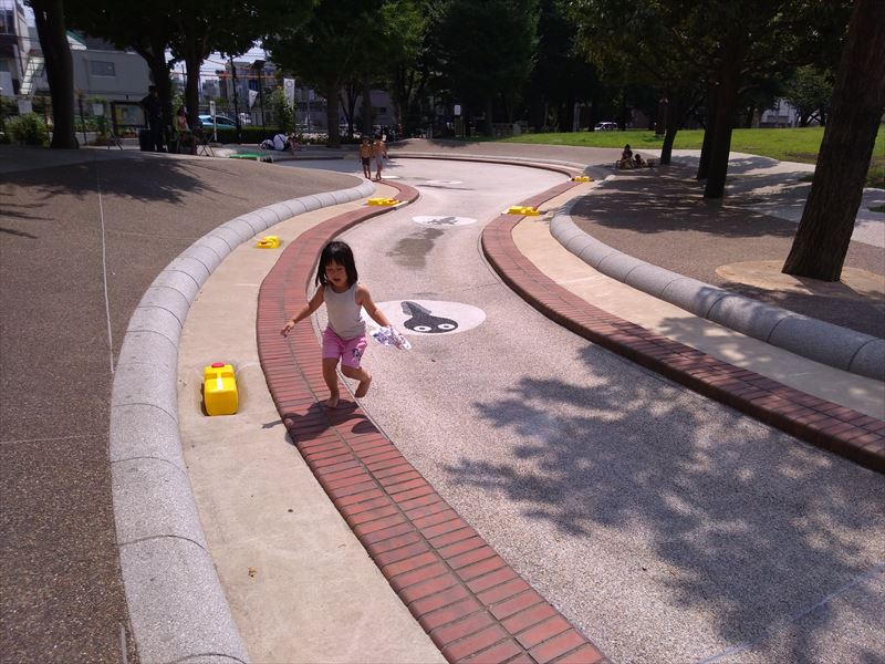 荒川区 尾久の原公園へのアクセス 最寄り駅とじゃぶじゃぶ池について 東京の小学生とおでかけ Odekake Tokyo Play With Kids In Tokyo